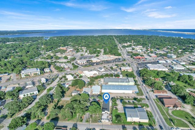 8 Gipson Pl, Fort Walton Beach, FL 32548