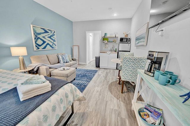 8 Gipson Pl, Fort Walton Beach, FL 32548