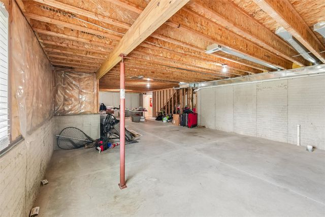 14624 Westbrook Drive, Urbandale, IA 50323