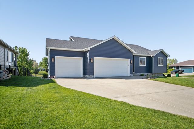 14624 Westbrook Drive, Urbandale, IA 50323