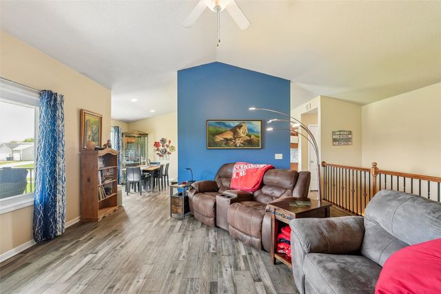 14624 Westbrook Drive, Urbandale, IA 50323
