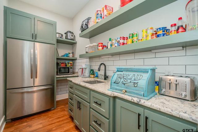 3333 State Hwy 204, Jacksonville, TX 75766