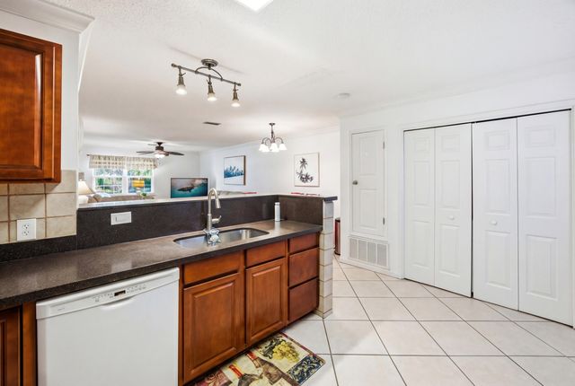 241 Ellis Road UNIT 11, Miramar Beach, FL 32550