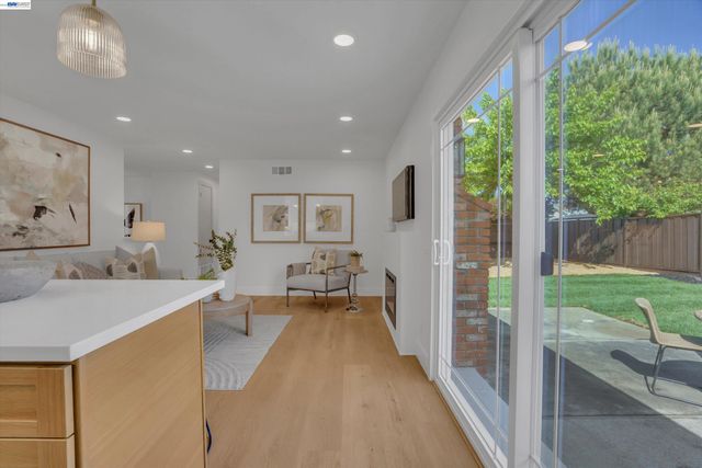 852 Seminole Dr, Livermore, CA 94551