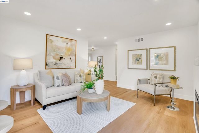 852 Seminole Dr, Livermore, CA 94551