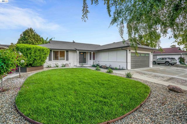 852 Seminole Dr, Livermore, CA 94551