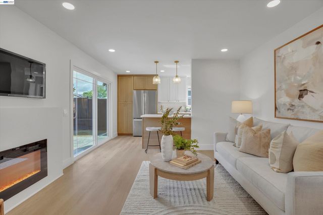 852 Seminole Dr, Livermore, CA 94551