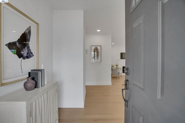 852 Seminole Dr, Livermore, CA 94551