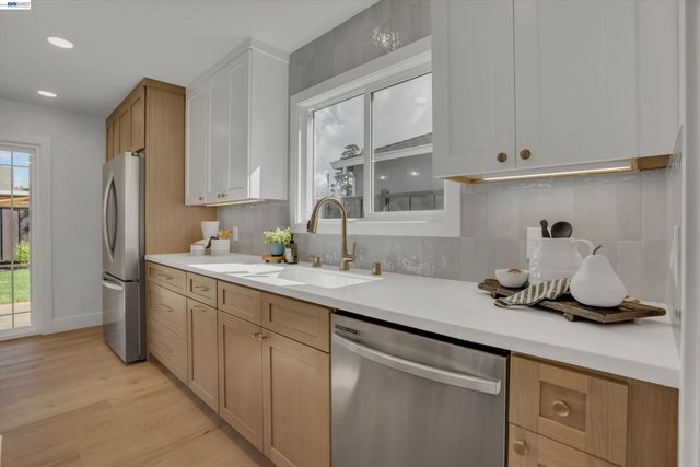 852 Seminole Dr, Livermore, CA 94551