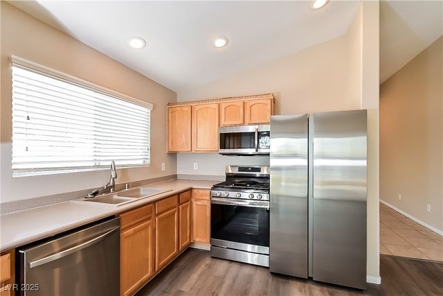 8557 Timber Pine Avenue, Las Vegas, NV 89143