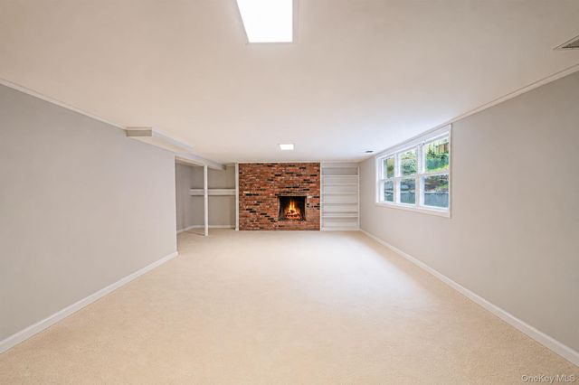15 Cliff Road, Port Jefferson, NY 11777