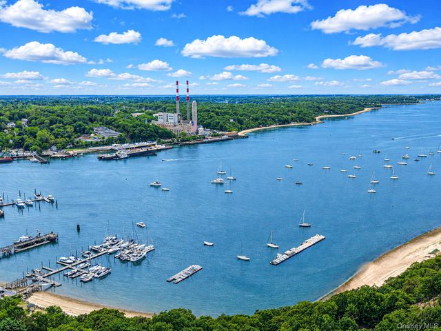 15 Cliff Road, Port Jefferson, NY 11777