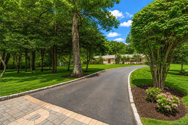 15 Cliff Road, Port Jefferson, NY 11777