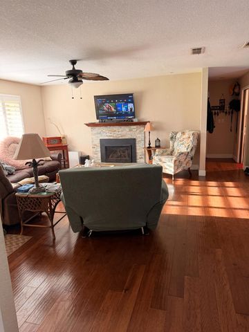 5645 20th St, Rio Linda, CA 95673
