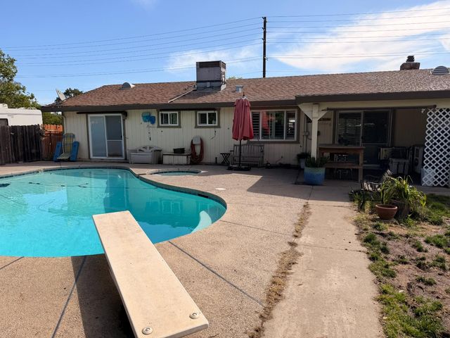 5645 20th St, Rio Linda, CA 95673