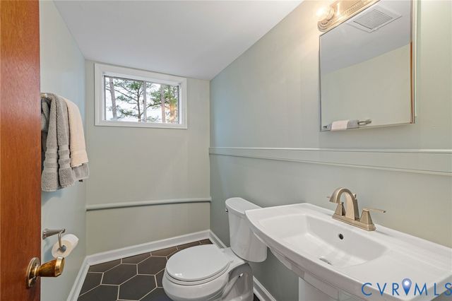 2416 Boissevain Rd, Henrico, VA 23229