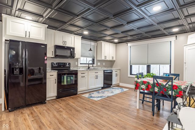 9218 S Foggy Ridge Lane, Bloomington, IN 47401