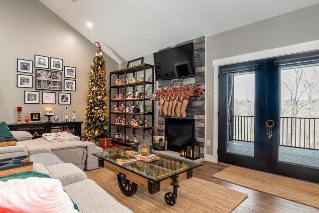 9218 S Foggy Ridge Lane, Bloomington, IN 47401