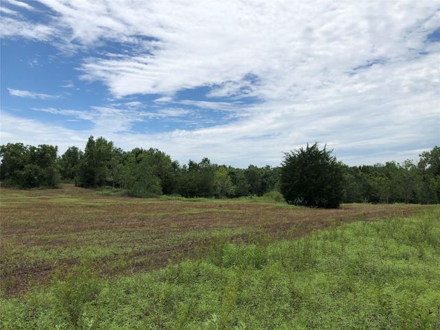 001 Steele Road, Highlands, TX 77562