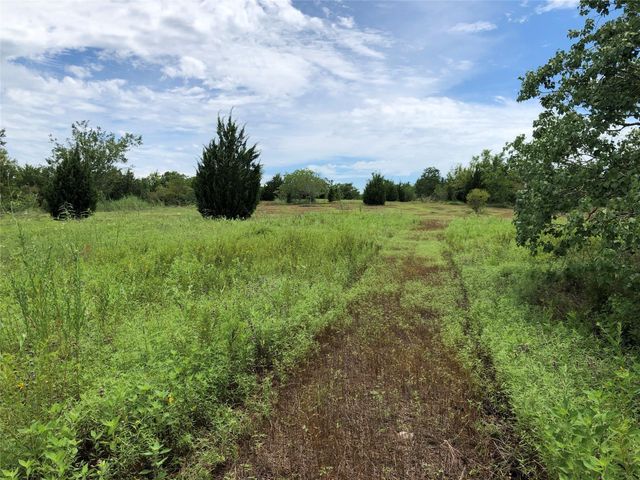 001 Steele Road, Highlands, TX 77562