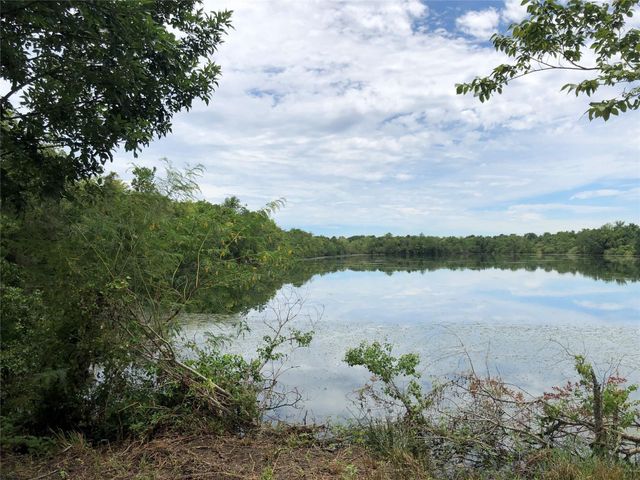 001 Steele Road, Highlands, TX 77562