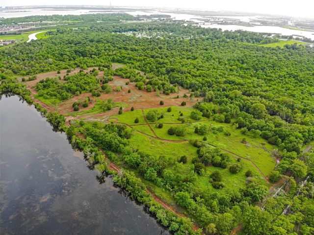 001 Steele Road, Highlands, TX 77562