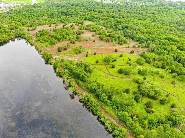 001 Steele Road, Highlands, TX 77562