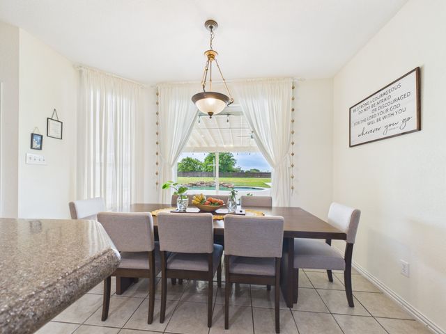 5640 Jennifer Lane, Midlothian, TX 76065