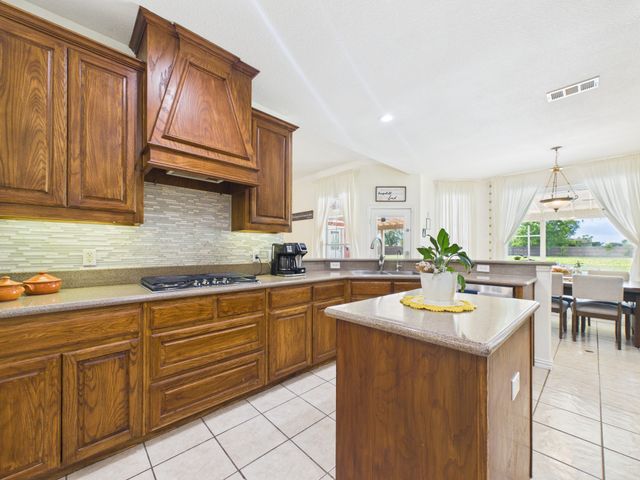 5640 Jennifer Lane, Midlothian, TX 76065