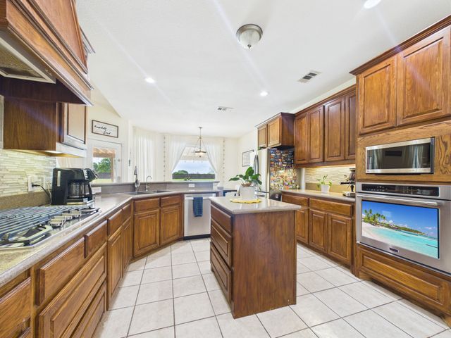 5640 Jennifer Lane, Midlothian, TX 76065