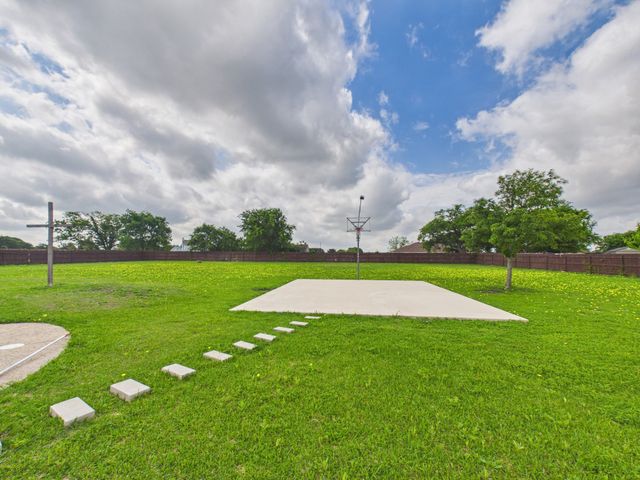 5640 Jennifer Lane, Midlothian, TX 76065