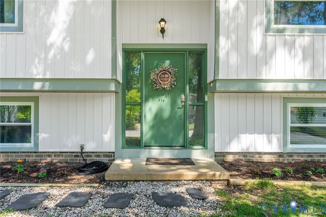 2120 Unicorn Ln, Midlothian, VA 23235