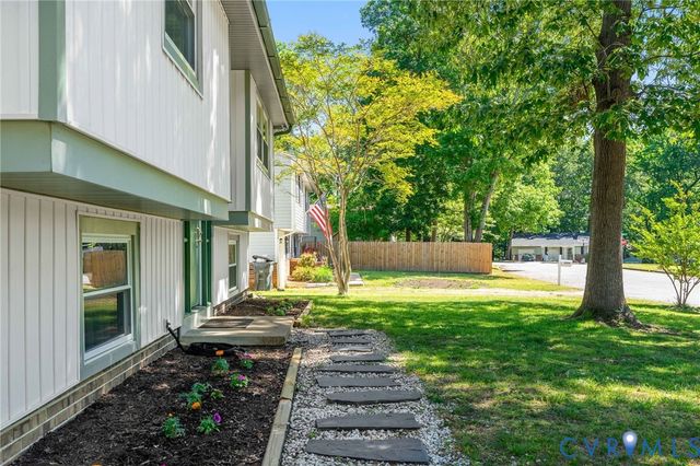 2120 Unicorn Ln, Midlothian, VA 23235