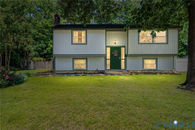 2120 Unicorn Ln, Midlothian, VA 23235