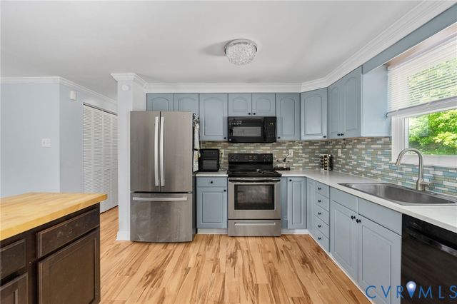2120 Unicorn Ln, Midlothian, VA 23235