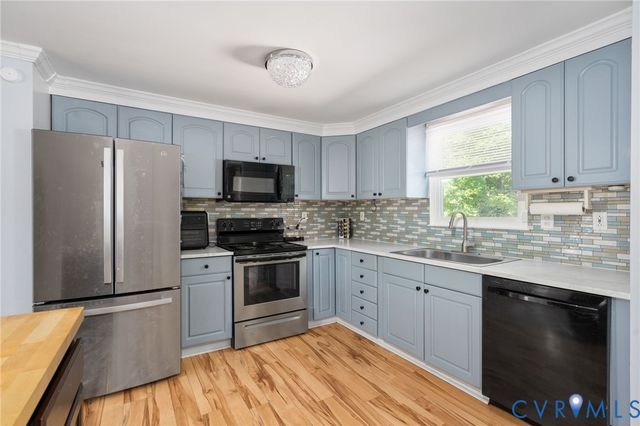 2120 Unicorn Ln, Midlothian, VA 23235