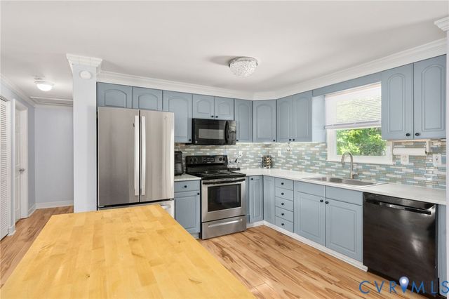 2120 Unicorn Ln, Midlothian, VA 23235