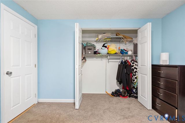 2120 Unicorn Ln, Midlothian, VA 23235