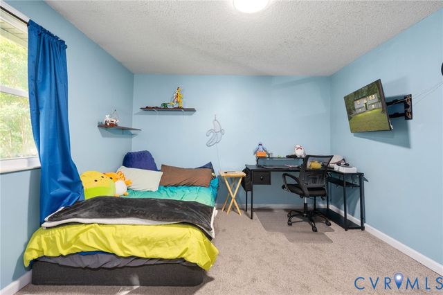 2120 Unicorn Ln, Midlothian, VA 23235