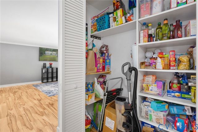 2120 Unicorn Ln, Midlothian, VA 23235