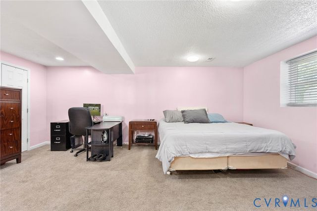 2120 Unicorn Ln, Midlothian, VA 23235
