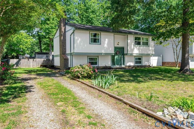 2120 Unicorn Ln, Midlothian, VA 23235