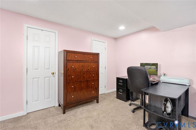 2120 Unicorn Ln, Midlothian, VA 23235