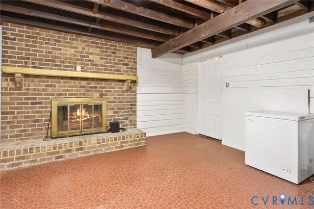 2120 Unicorn Ln, Midlothian, VA 23235