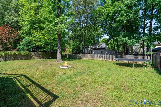 2120 Unicorn Ln, Midlothian, VA 23235