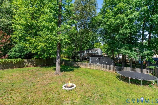 2120 Unicorn Ln, Midlothian, VA 23235
