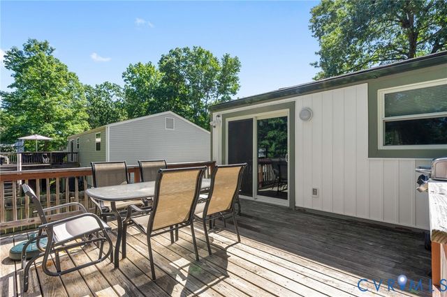 2120 Unicorn Ln, Midlothian, VA 23235