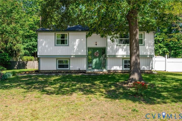 2120 Unicorn Ln, Midlothian, VA 23235