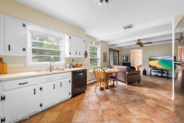 22 Clearview Drive, Tinton Falls, NJ 07724
