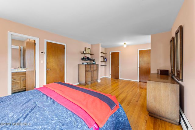 22 Clearview Drive, Tinton Falls, NJ 07724